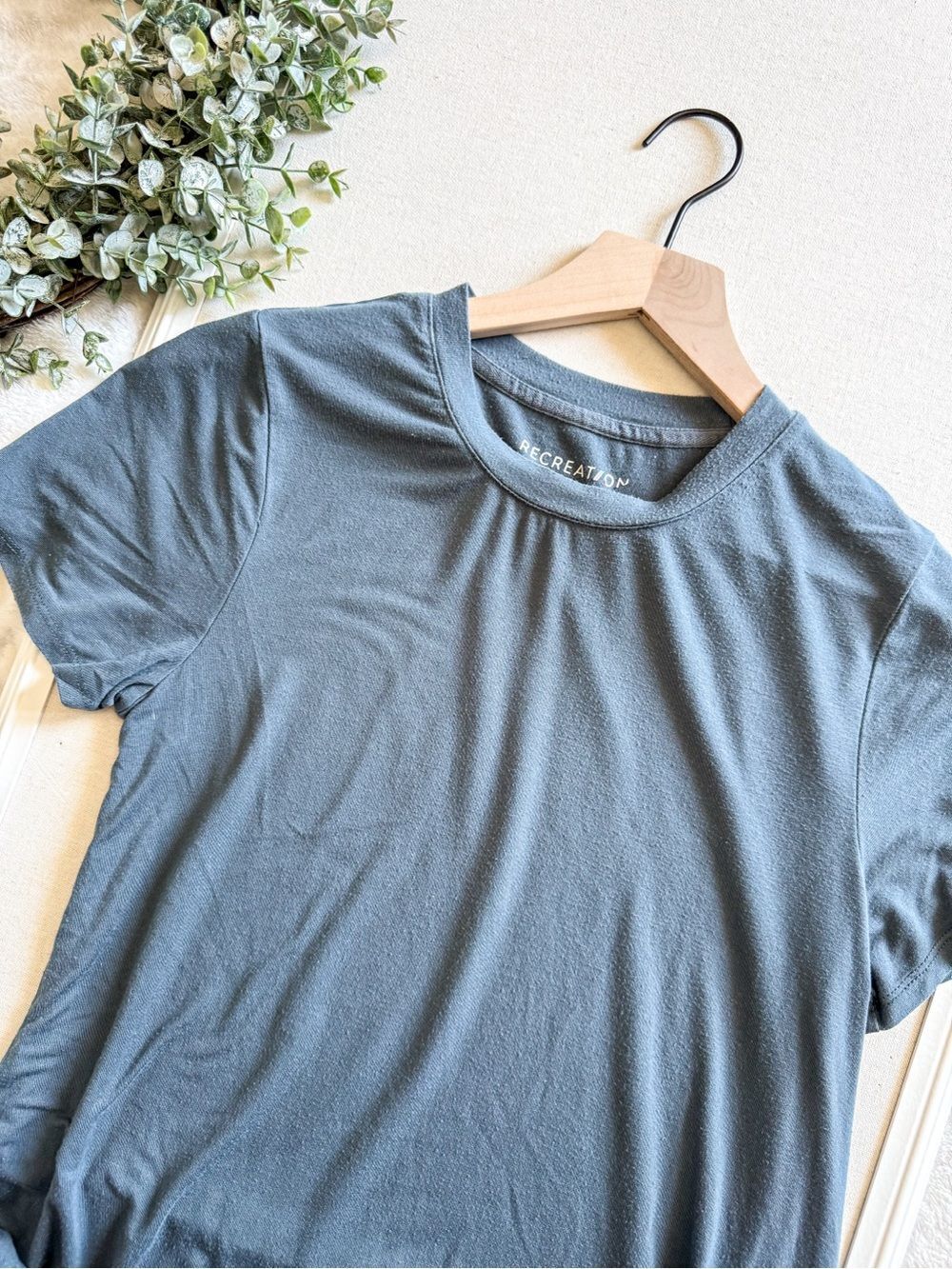 Recreation Short Sleeve Activewear Tee Size Small